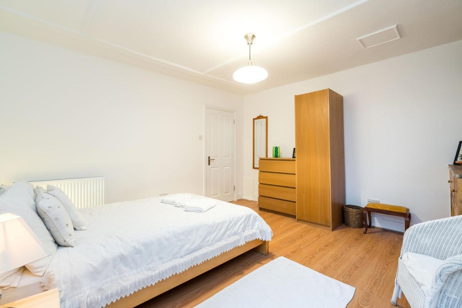 New Stylish 1 Bedroom Flat With Garden | London Bagian luar foto